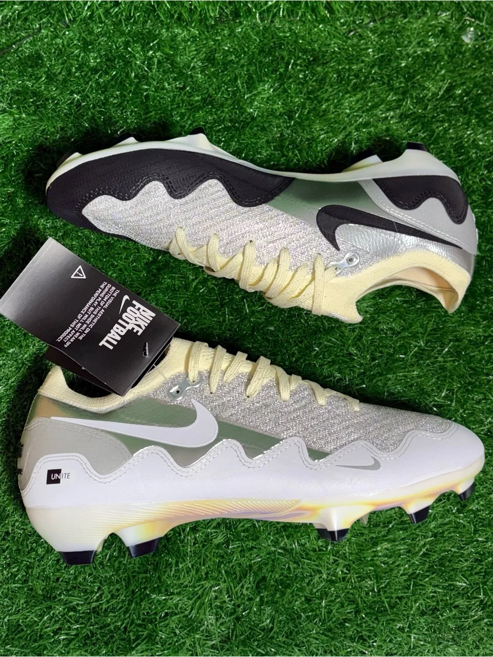 Men’s Soccer Cleats - Nike Mercurial Vapor - Size 10 - New